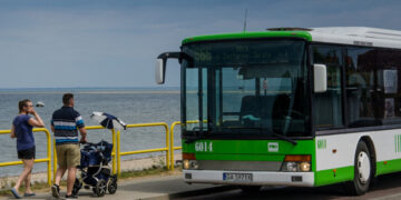 De terugkeer van bus 666 naar Hel gaat viral in Polen