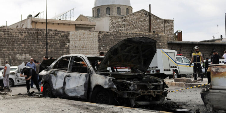 Auto-ontploffing bij Ministerie van Defensie in Damascus eist één dode en 18 gewonden