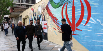 Iran stelt driefasenplan voor vrede aan de VS met voorwaarden.