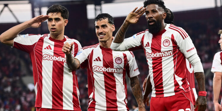 Aston Villa verslaat Liverpool met 4-2: Olympiacos dichter bij Champions League.