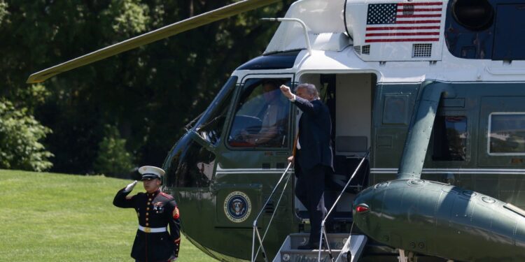Trump installeert helikopterplatform voor grasbesparing bij Witte Huis