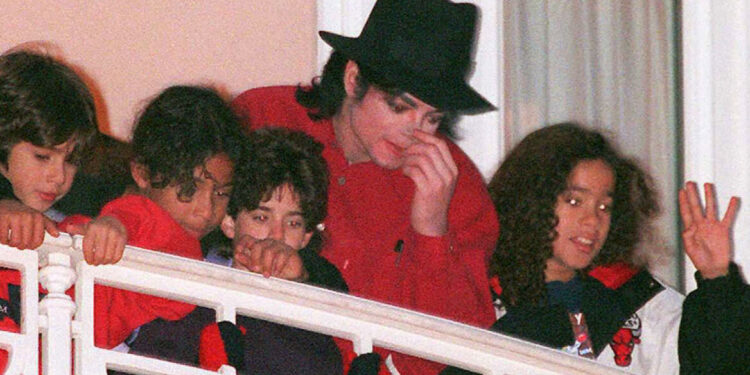 De duistere waarheid achter Michael Jackson’s jeugdige onschuld.