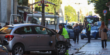 Man blokkeert Marokkaan in Modena en vergelijkt situatie met Gaza.