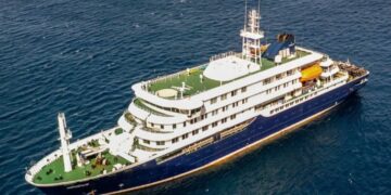 Gezondheidswerkers WHO aan boord voor uitbraak op cruiseschip