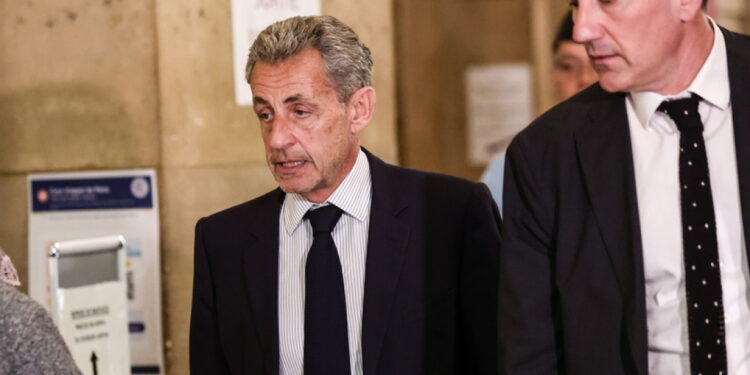 Sarkozy riskeert zeven jaar gevangenisstraf en € 300.000 boete
