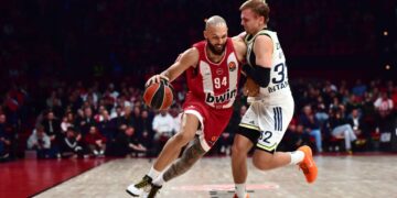 Waar kijk je vandaag naar het Euroleague Final 4 halve finale duel tussen Olympiakos en Fenerbahçe?