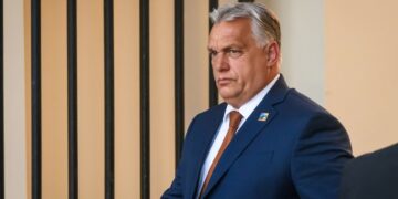 Hongaarse regering vertraagt Orbáns terugkeer met grondwetswijziging