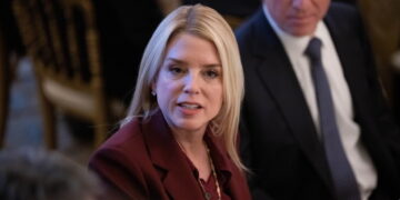 Amerikaanse procureur-generaal Pam Bondi heeft schildklierkanker