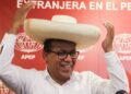 Radicaal-linkse kandidaat denkt tweede ronde presidentsverkiezingen Peru te hebben overleefd