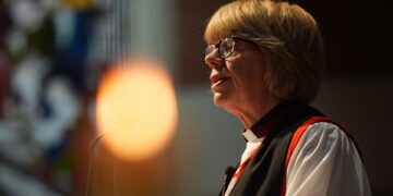 Aartsbisschop van Canterbury bekritiseert gebruik religieuze identiteit om te verdelen.