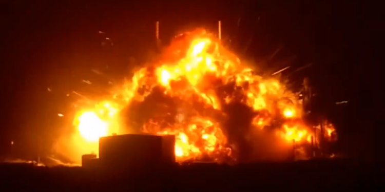 Grote explosie in Florida: Blue Origin raket vliegt in brand.