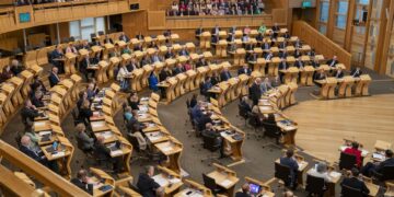 Schots parlement verwijdert genderzoekfunctie na verkiezing trans parlementsleden.