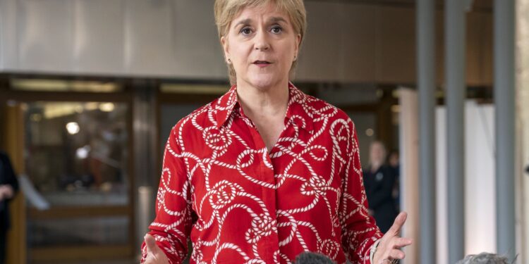 Sturgeon verdedigt zwijgen tijdens politieverhoor