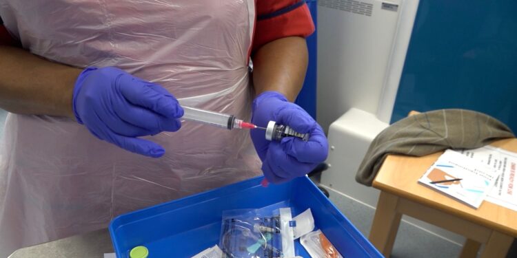 Snel vaccinatieprogramma voor duizenden kankerpatiënten in de NHS