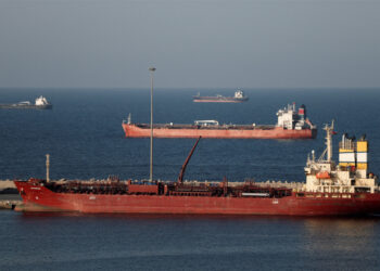Irak exporteert 10 miljoen vaten olie via Straat van Hormuz in april