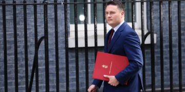 Starmer ontmoet Wes Streeting: potentiële ‘dolfijn’ in de zorg