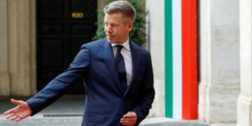 Meloni en Magyar ontmoeten elkaar in Palazzo Chichi voor regeringsbijeenkomst.