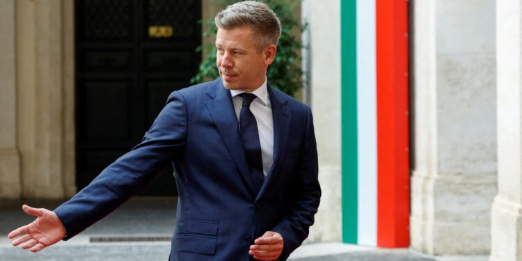 Meloni en Magyar ontmoeten elkaar in Palazzo Chichi voor regeringsbijeenkomst.