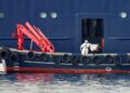Evacuatie cruiseschip Tenerife in volle gang