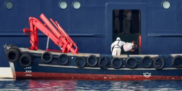 Evacuatie cruiseschip Tenerife in volle gang