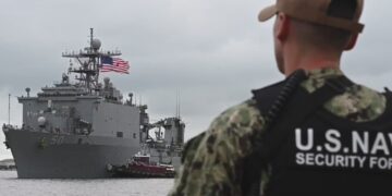 Amerikaanse strijdkrachten verijdelen Iraanse havenaanval van Gambiaans schip