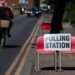 Starmer blijft ondanks verliezen bij lokale verkiezingen, Farage viert feest