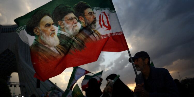 Trump escaleert tegen Iran en Europa: energiemarkt op rand van verstikking.