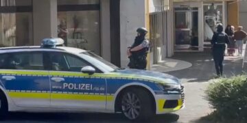 Politie bevrijdt gijzelaars bij aanval op bankoverschrijvingen in Duitsland