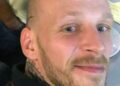 Man overlijdt na verstikking door passagiers op vlucht van Cyprus naar UK.