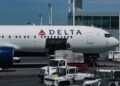 Dichtbij-botsing van jets op druk vliegveld in Amerikaanse nachtmerrie.