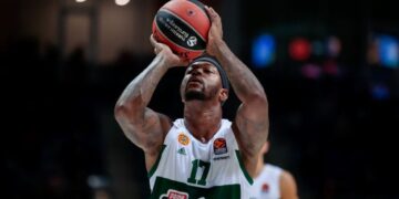 PAOK versterkt team met Marcus Foster