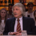 Johan Derksen verlaat tafel tijdens Vandaag Inside Oranje voor telefoontje van zijn vrouw.