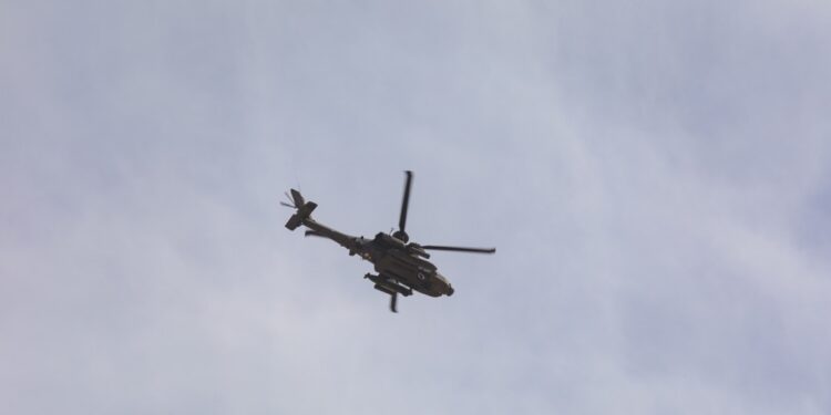 Drone redt bemanning neergestorte helikopter bij Straat van Hormuz