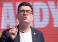 Andy Burnham overweegt deelname aan Labour-leiderschapsverkiezing