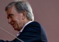 Van ongeschikt soldaat tot hoofd van 200.000 arbeiders: het verhaal van Bernard Arnault