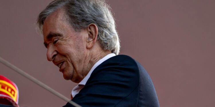 Van ongeschikt soldaat tot hoofd van 200.000 arbeiders: het verhaal van Bernard Arnault