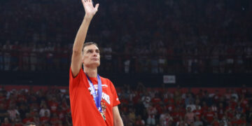 De glorieuze ochtend van Olympiakos na het double met LEΞ en Bartzokas