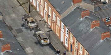 De brandstichting in Belfast: daders, slachtoffers en motieven.