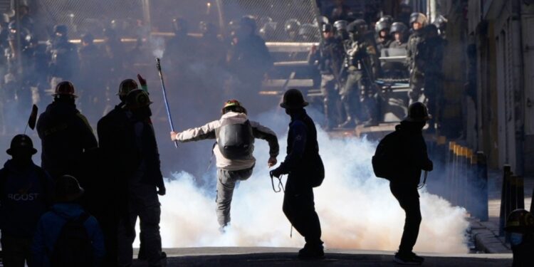 Chaotische situatie in Bolivia door massamobilisaties en wegblokkades
