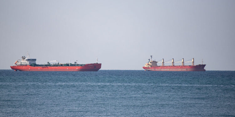 Oekraïens leger treft Russische tanker en bruggen in Zwarte Zee