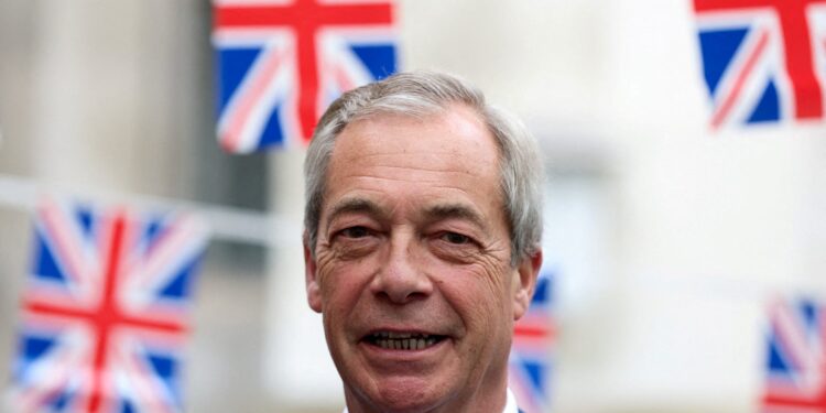 Nigel Farage roept op tot verkiezingen na aftreden Keir Starmer