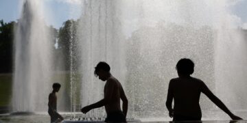 55 doden door verdrinking tijdens hittegolf in Frankrijk – Zorgen over stijgend aantal