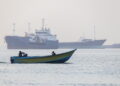 Iran vertraagt scheepvaart in Straat van Hormuz na aanval.