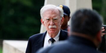 Voormalig Trump-adviseur Bolton schuldig aan verkeerd omgaan met nationale veiligheid