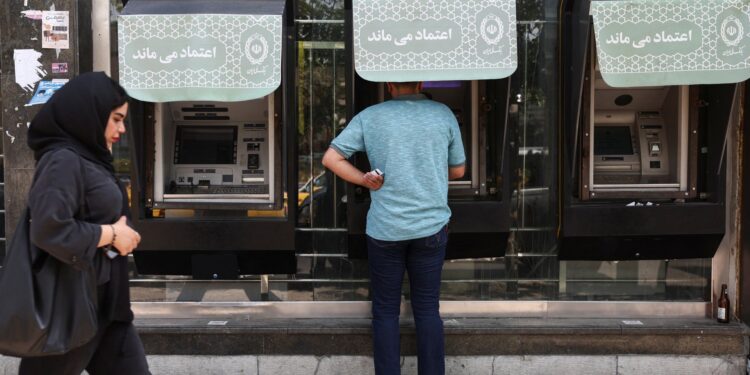 Van inflatie-explosie naar 88,6% in juni: Iran in crisis.