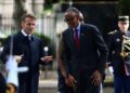Macron onthult monument voor Rwandese genocide in Frankrijk