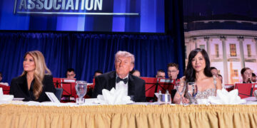 Diner van White House Correspondents’ Association uitgesteld wegens aanval Trump.