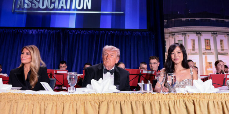 Diner van White House Correspondents’ Association uitgesteld wegens aanval Trump.