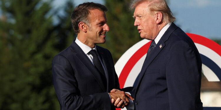Trump opgewonden over gouden diner in Versailles met Macron