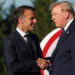 Trump opgewonden over gouden diner in Versailles met Macron